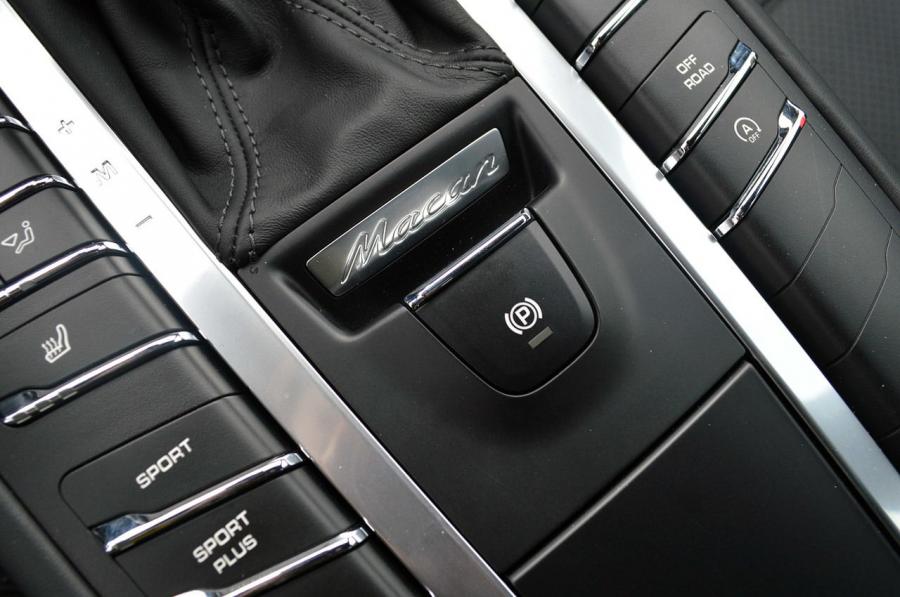 Porsche Macan Turbo 2015 года  (фото 36 из 84)